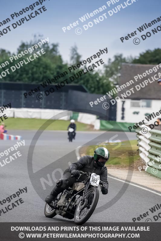 Vintage motorcycle club;eventdigitalimages;mallory park;mallory park trackday photographs;no limits trackdays;peter wileman photography;trackday digital images;trackday photos;vmcc festival 1000 bikes photographs